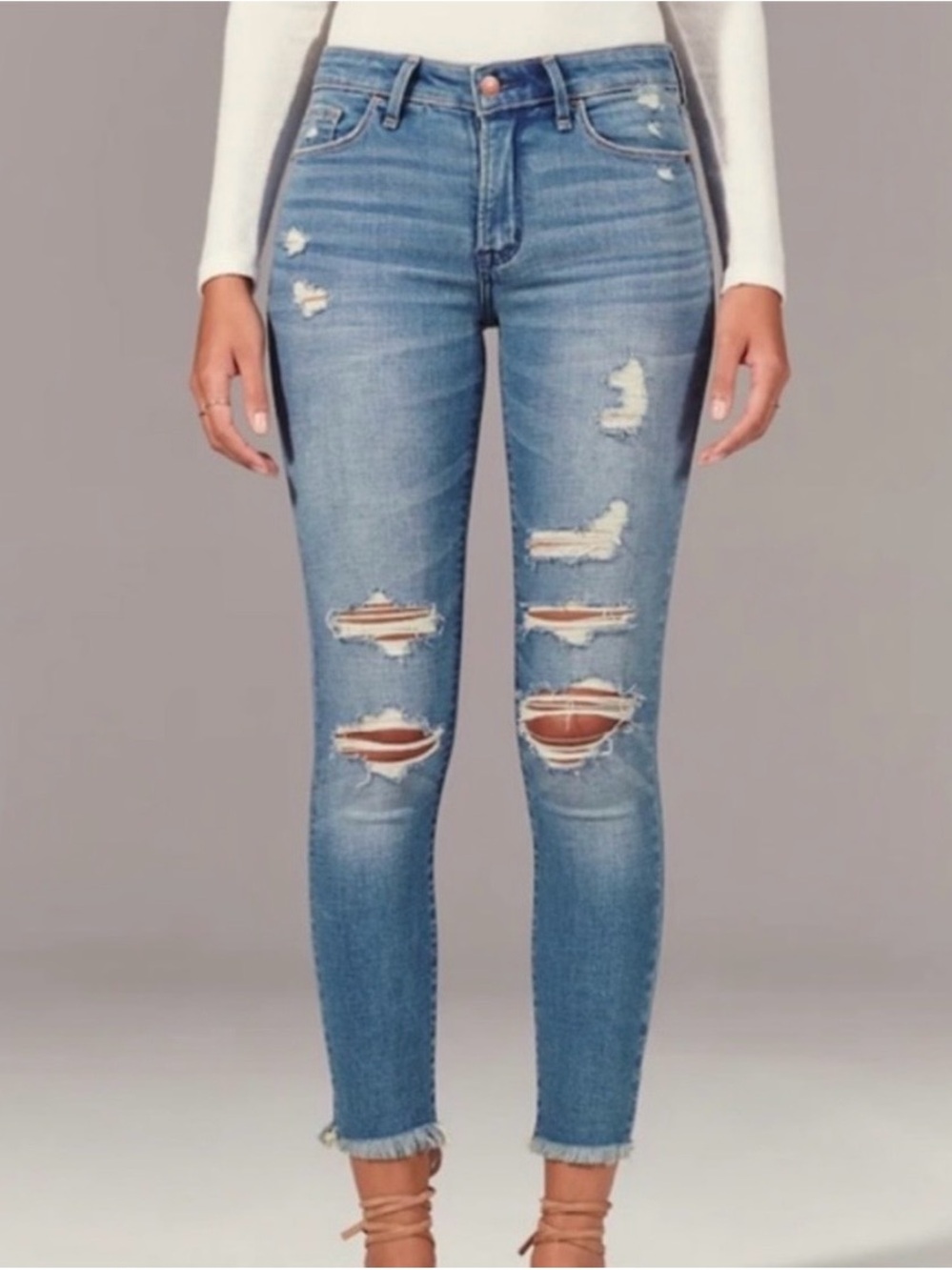 Abercrombie & Fitch Harper Ankle Distressed Light Wash Jeans - Size 28 / 6R